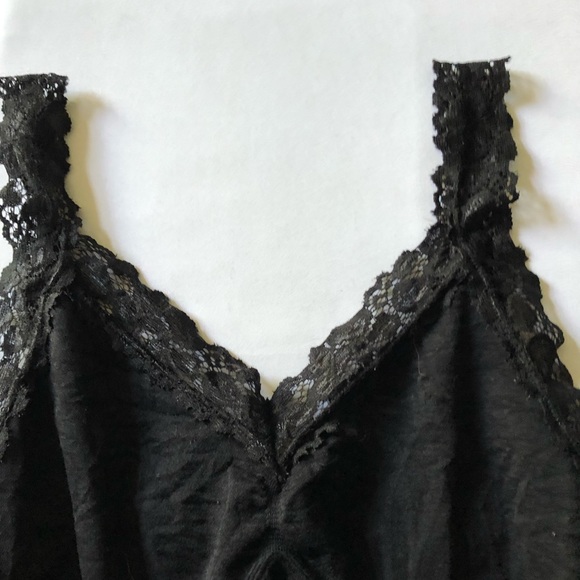 Women Colorful Size 1 Black Color Sleeveless Top - 1021 - Picture 2 of 9